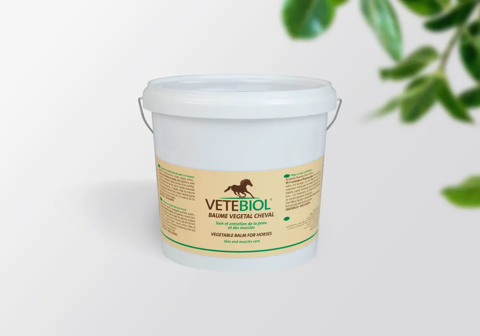 Vetebiol Animaux de loisirs baume végétal cheval seau 5 kg membres